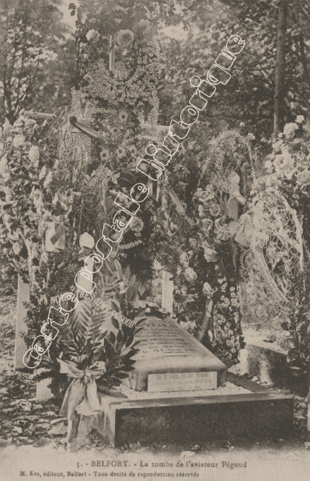 BELFORT - Tombe de l'Aviateur Pégoud - 1919