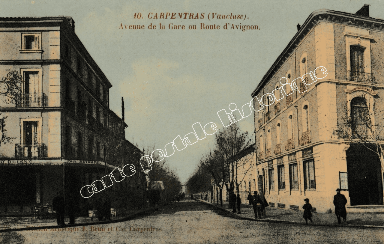 CARPENTRAS - Avenue de la Gare  ou Route d'Avignon - 1913