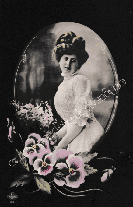 Femme au bouquet de pensées - 1916