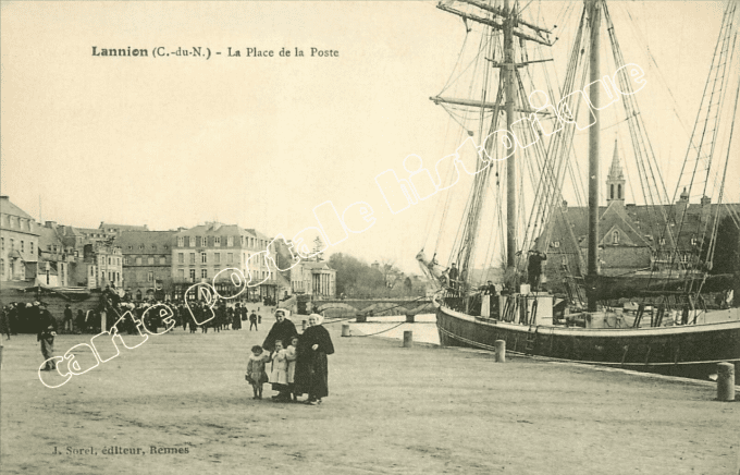 Lannion - La place de la Poste