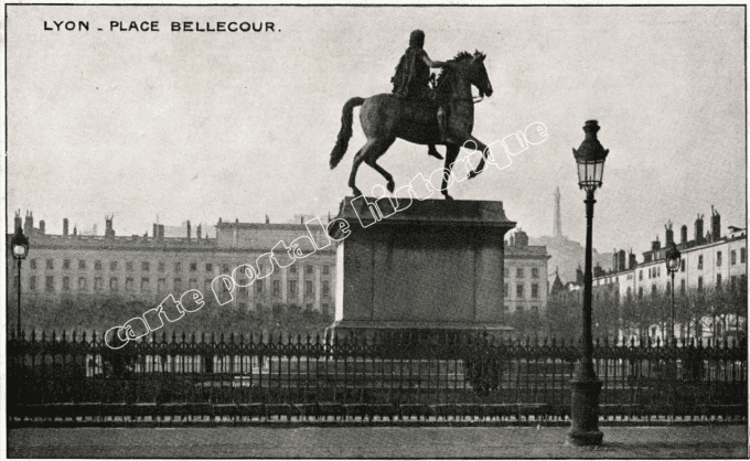 LYON - Place Bellecour - 1916