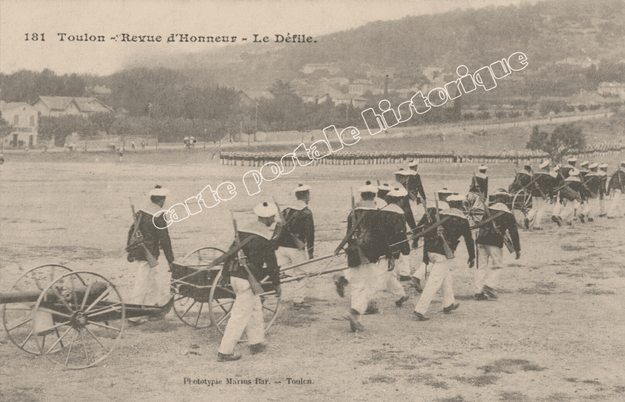TOULON - Revue d'Honneur - Le Défilé - 1917